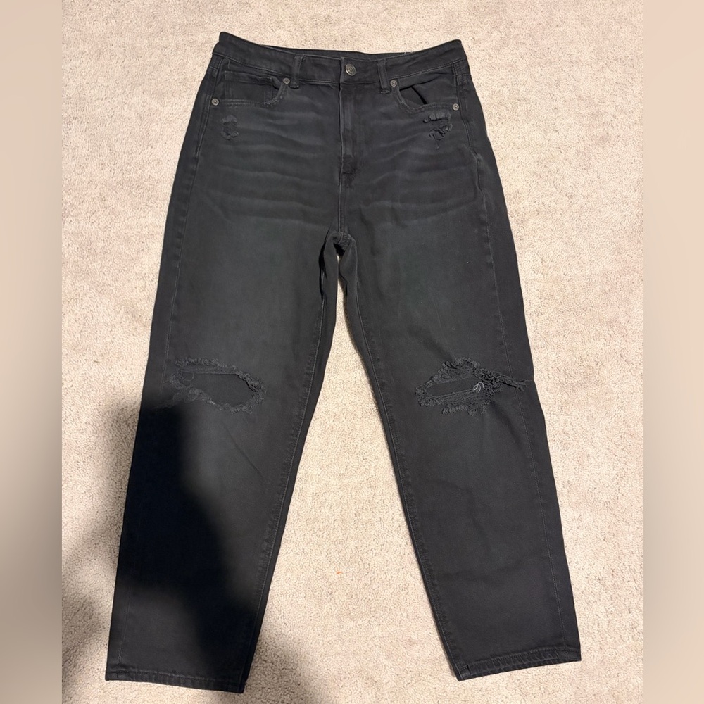 Women’s American Eagle Outfitters Mom Straight Black Jeans- size 8 Short